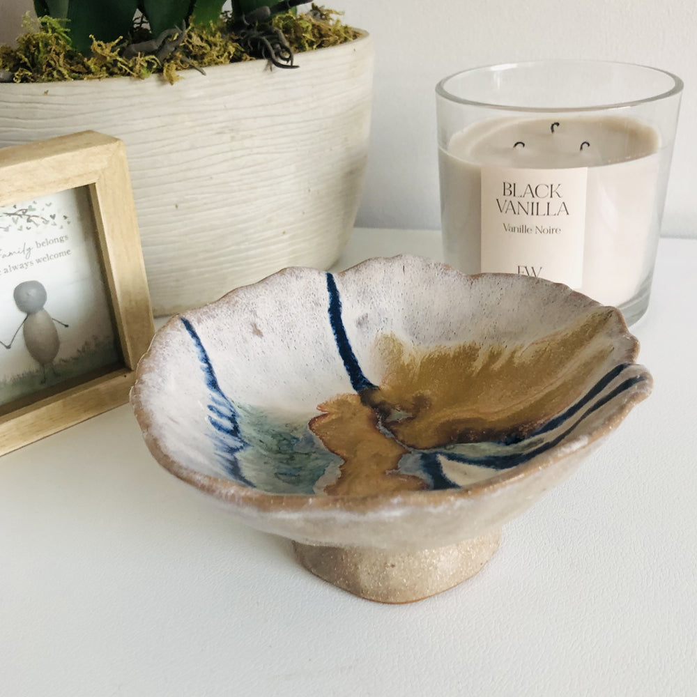 White & Blue Porcelain Bowl, 16.9cm
