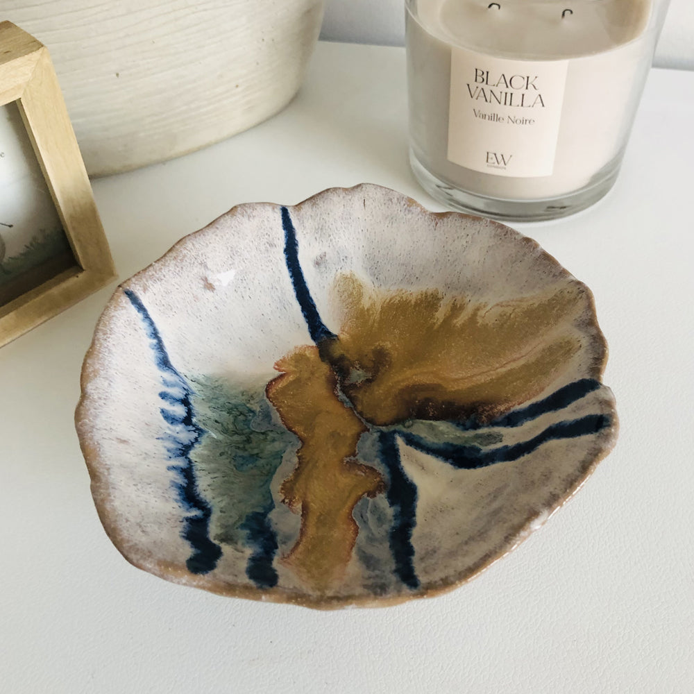 White & Blue Porcelain Bowl, 16.9cm